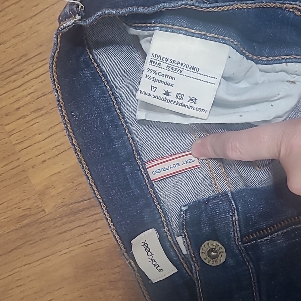 Sneakpeek sexy boyfriend crop 9 - Picture 3 of 4